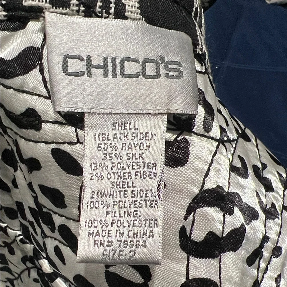 Chicos Pagoda Asian Black White Silk Blend Reversible Embroidered Jacket Sz 2/L